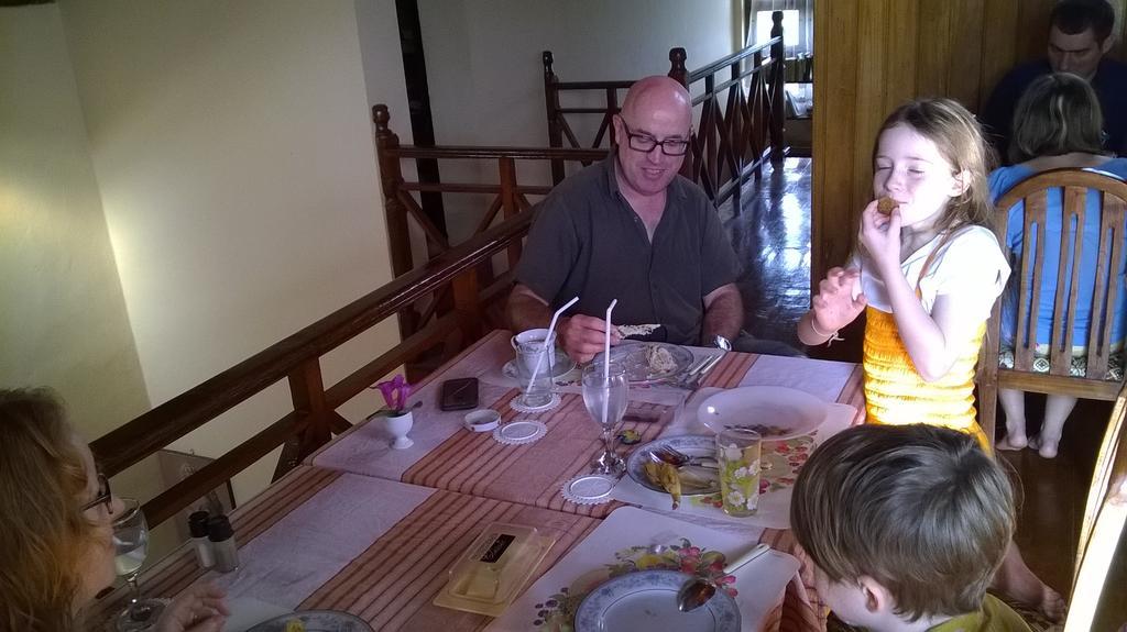 Primrose Inn Kandy Eksteriør billede